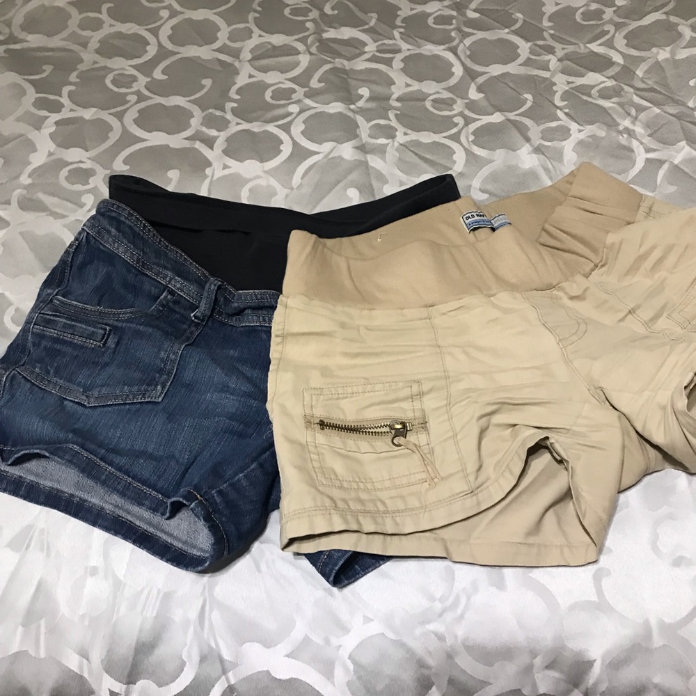 2 pairs of old navy maternity shorts